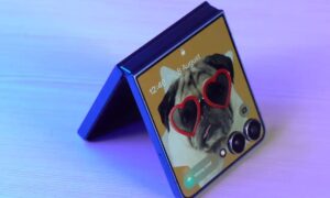 Samsung Galaxy Z Flip 8